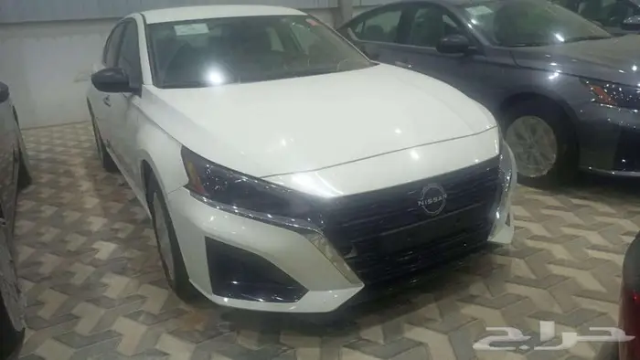 نيسان التيما 2025 استندر سعودي لون تتانيوم وابيض ب 98000 كاش 3