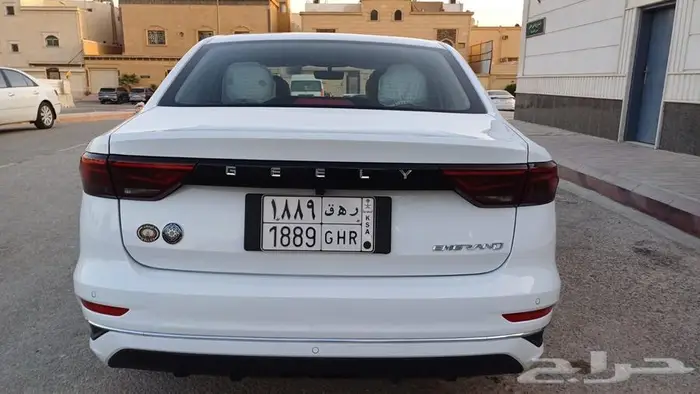 جيلي ام جراند 2025 8