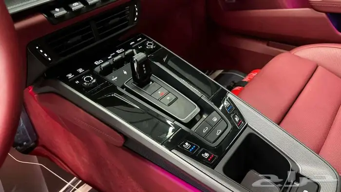 2025بورش كاريرا 911 PORSCHE Carrera 911 12