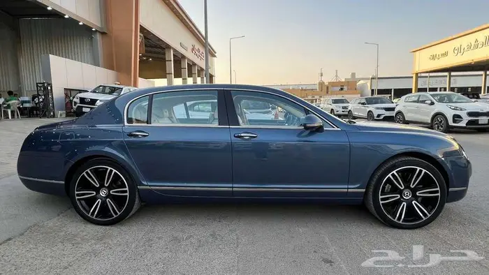 بنتلي فلاينج اسبير موديل 2012- معرض خلف للسيارات 4