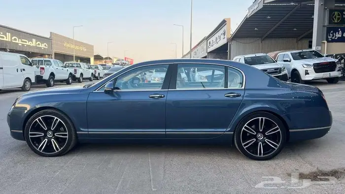 بنتلي فلاينج اسبير موديل 2012- معرض خلف للسيارات 3