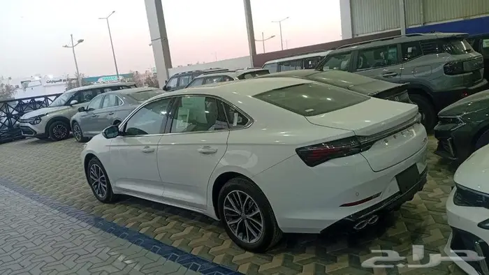 جيلي بريفيس gl 2026 4