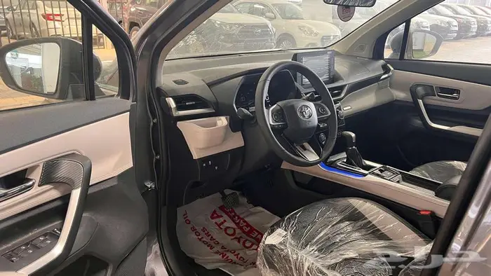 تويوتا فيلوز GLX بنزين تماتيك 2025 13