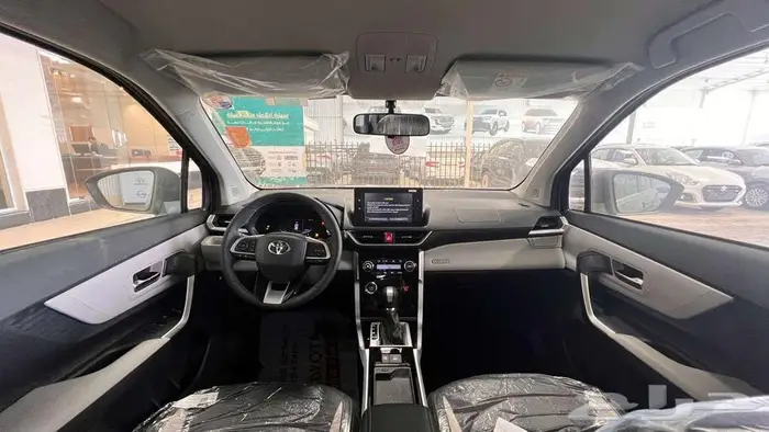 تويوتا فيلوز GLX بنزين تماتيك 2025 17