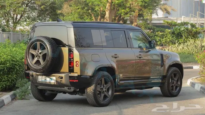 2025 Land Rover Defender 110 X-Dynamic SE P400e مع ضمان 7