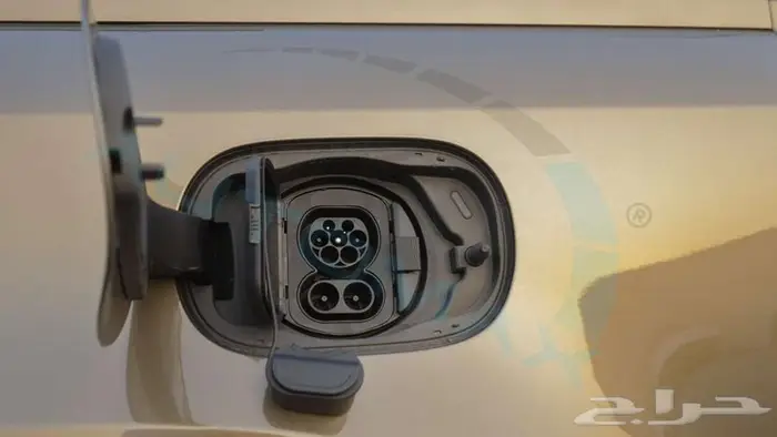 2025 Land Rover Defender 110 X-Dynamic SE P400e مع ضمان 17