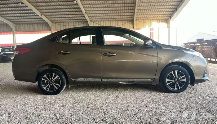 تويوتا يارس قير اوتماتيك 2022 3