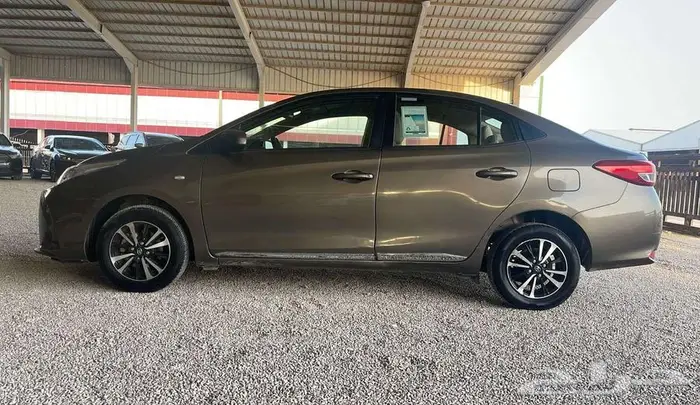 تويوتا يارس قير اوتماتيك 2022 4