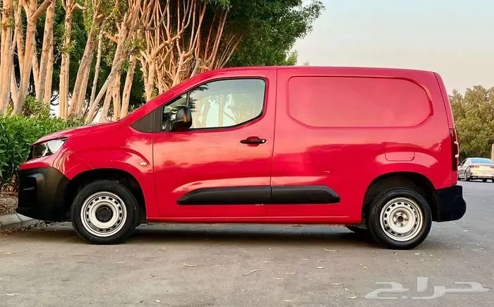 بيجو بارتنر 2023 ديزل مجدد ومفحوص ب 29 الف بالضريبة 4