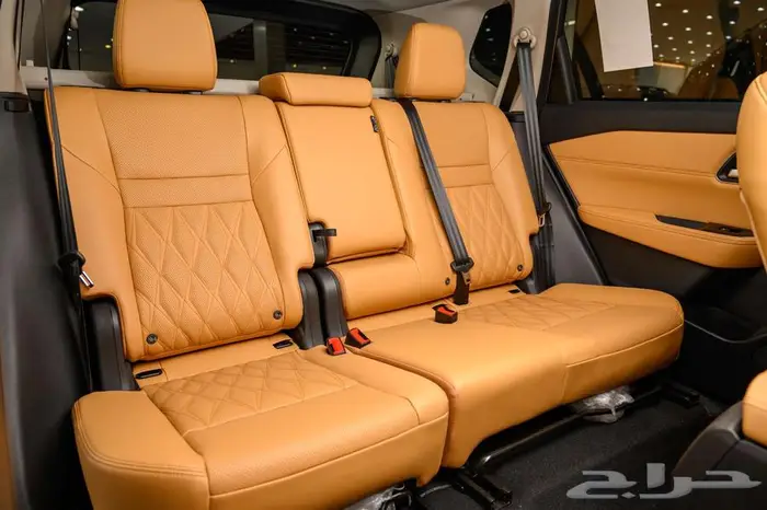 نيسان اكس تريل SVبلس دابل مقاعد جلد جملي-سقف اسود موديل 2025 9