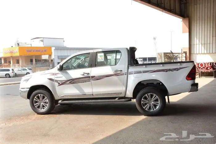 تويوتا هايلوكس 2025 دبل بنزين أتوماتيك سوبر بالنقد والتقسيط 2
