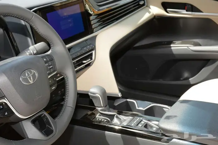 تويوتا كامرى 2025 LE هايبرد بانوراما بالنقد والتقسيط 7