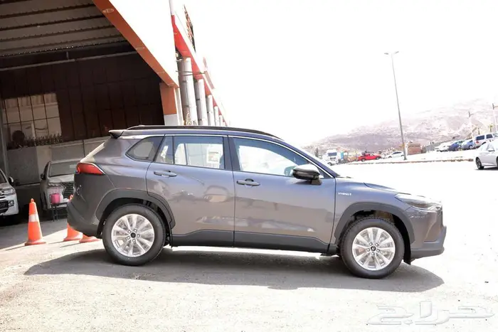 تويوتا كورولا كروس 2024 نص فل هايبرد بالنقد او التقسيط 3