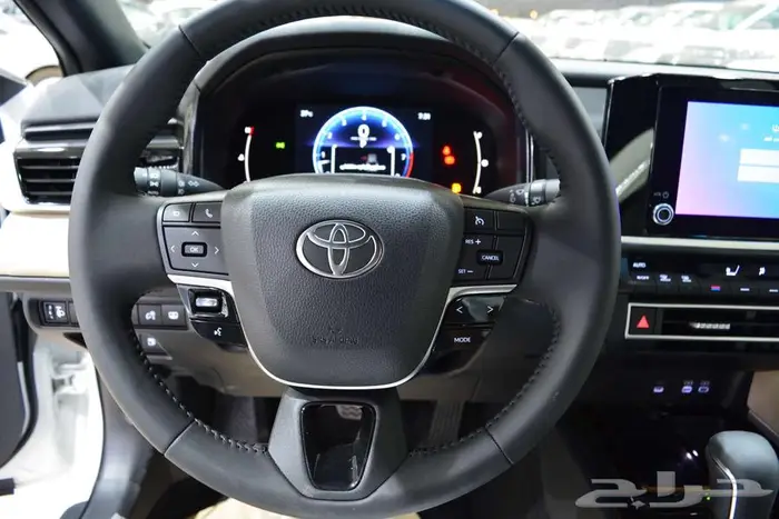 تويوتا كامرى ال اى بنزين اقل سعر للكاش ابيض وتيتانيوم 14