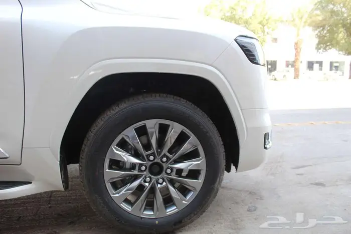 تويوتا ندكروزر 3.5 GXR3 بنزين اتوماتيك 2026 5