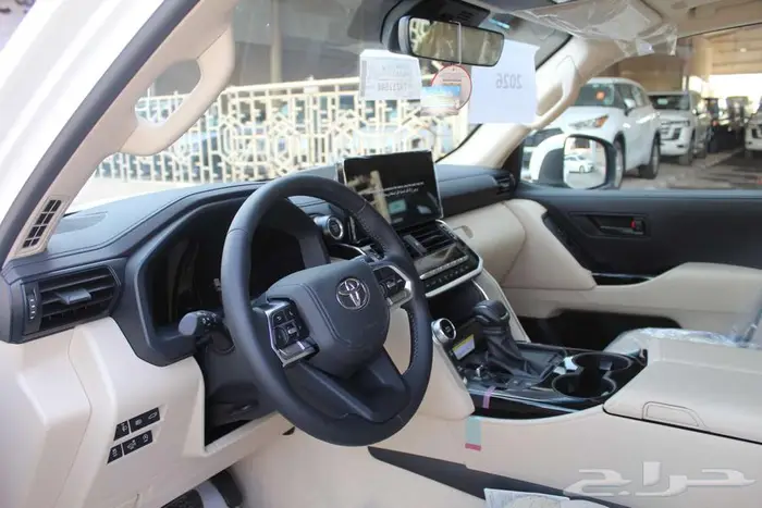 تويوتا ندكروزر 3.5 GXR3 بنزين اتوماتيك 2026 16