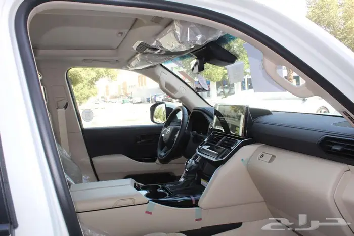 تويوتا ندكروزر 3.5 GXR3 بنزين اتوماتيك 2026 9