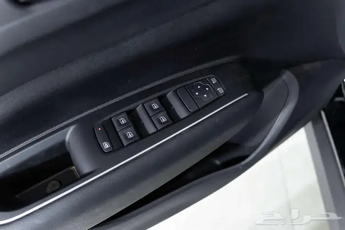 رينو كوليوس 2025 E صيانة و هدايا مجانية 12