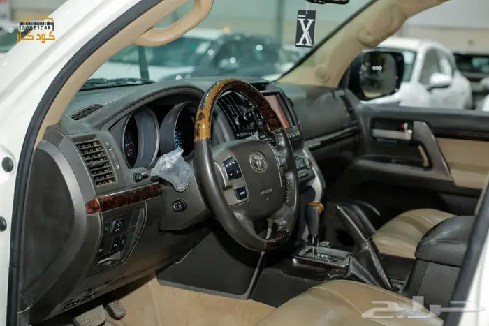 تويوتا لاند كروزر VXR 2011 15