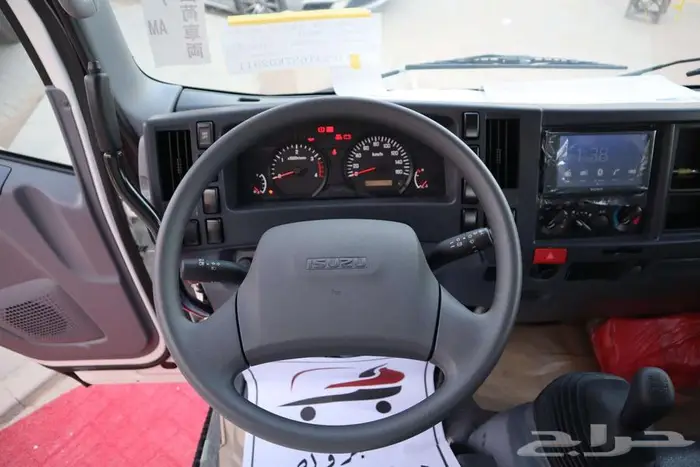 ايسوزو قلاب 2025 3 طن ياباني بسعر منافس 4