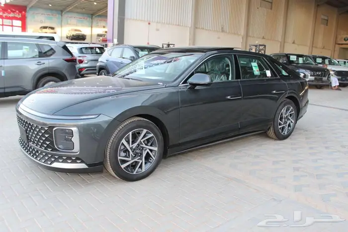 هونداي ازيرا كلاسك لون رمادي سماوي موديل 2026 13