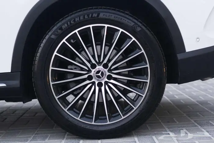 مرسيدس GLC 300 Coupe AMG PKG موديل 2025 (جديد) 16