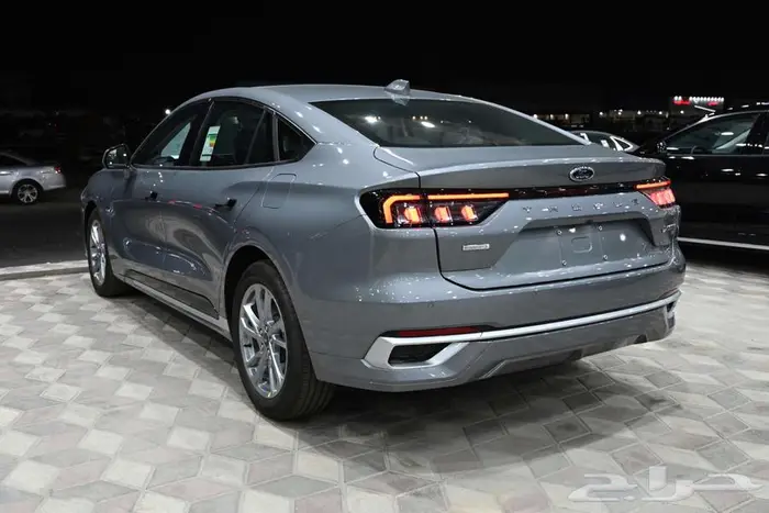 فورد تورس ترند وارد الجزيرة بالنقد والتقسيط صيانة مجانية 3