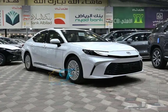 تويوتا كامري LE فتحة بالنقد والتقسيط 1