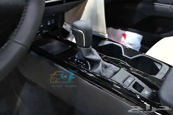 تويوتا كامري LE فتحة بالنقد والتقسيط 9