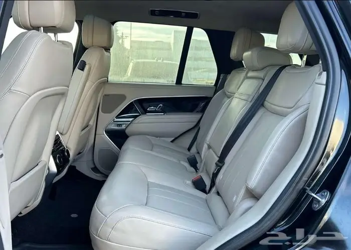 2023 رنج روفر فوج P400 ب 379 7