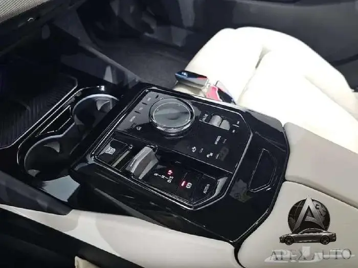 BMW 520 i mkit Sport Special Edition 2024 عرض مميز 8