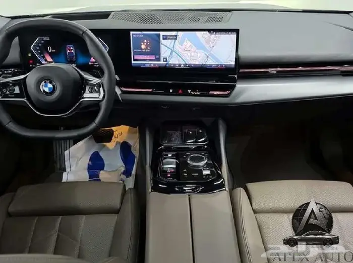 بي إم دبليو الفئة الخامسة BMW 520i 2024 11