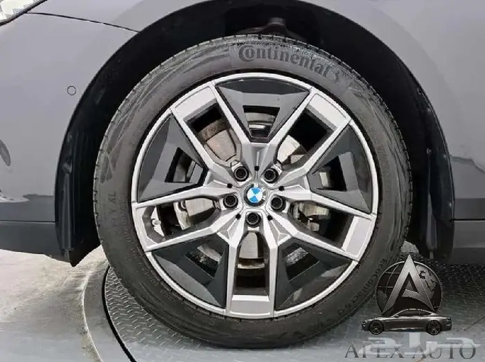 بي إم دبليو الفئة الخامسة BMW 520i 2024 4