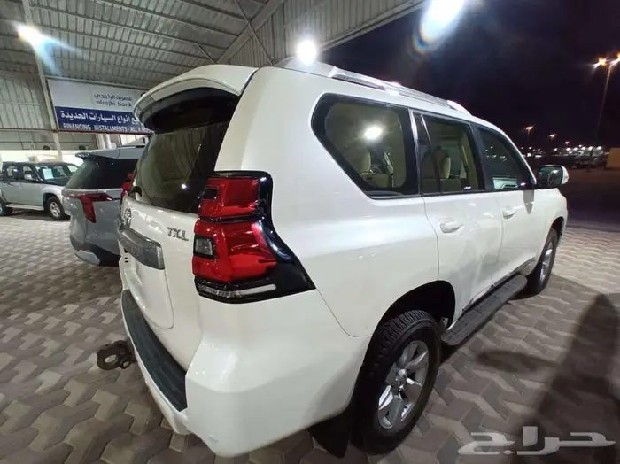 تويوتا برادو بنزين 6 سلندر TXL موديل 2023 7