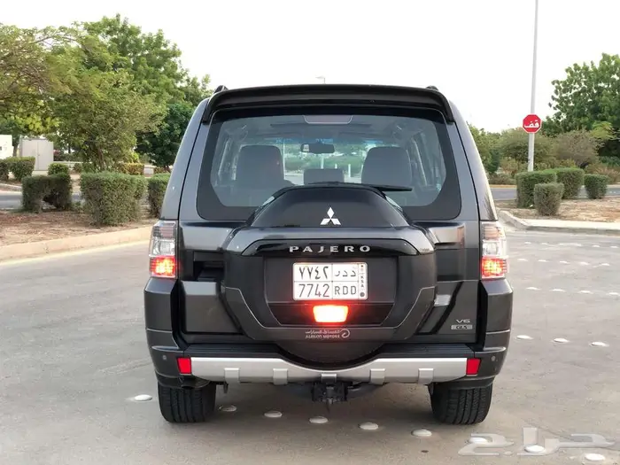 باجيرو موديل 2017 فل مالك اول ممشي قليل مخزن 3