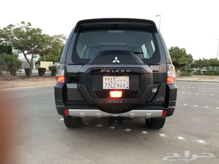 باجيرو موديل 2017 فل مالك اول ممشي قليل مخزن 8