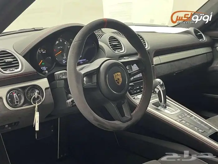 2021 بورشه 718 كايمان GT4 1