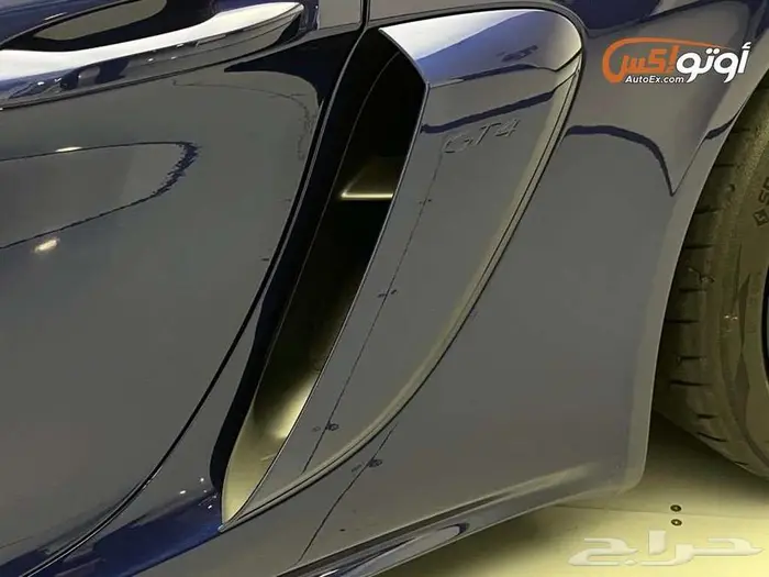 2021 بورشه 718 كايمان GT4 16