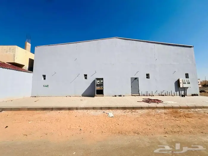 معارض للايجار على شارع الامام الترمذي بالعزيزية 8