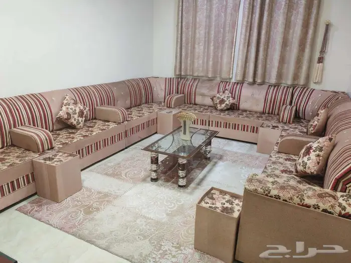 مجلس 4 4 مع 4 طاولات خدمه صغيره ع السوم لأعلى سعر 0