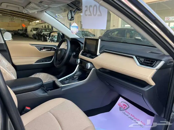 تويوتا راف فور XLE بنزين 2025 متاح اقساط و كاش 6