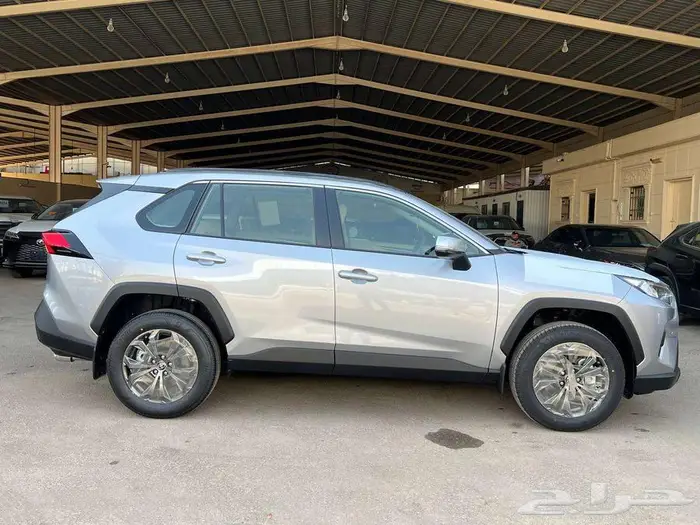 تويوتا راف فور XLE بنزين 2025 متاح اقساط و كاش 3