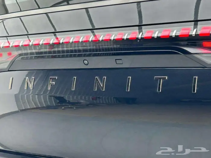 انفينتي QX80 اوتو جراف 2025 قياده تجمع بين القوه و الفخامه 25