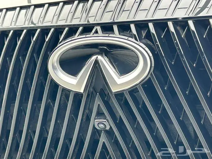 انفينتي QX80 اوتو جراف 2025 قياده تجمع بين القوه و الفخامه 7