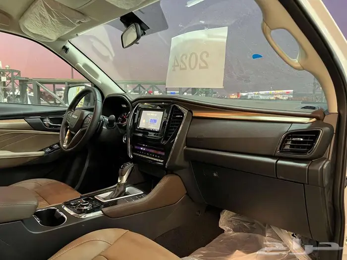 ايسوزو MU-X موديل 2024 فل كامل دبل لدى خالد للسيارات 10