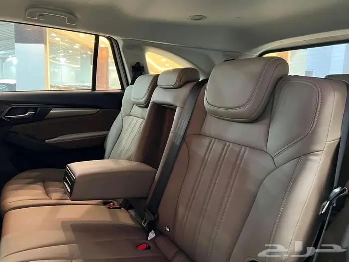 ايسوزو MU-X موديل 2024 فل كامل دبل لدى خالد للسيارات 13