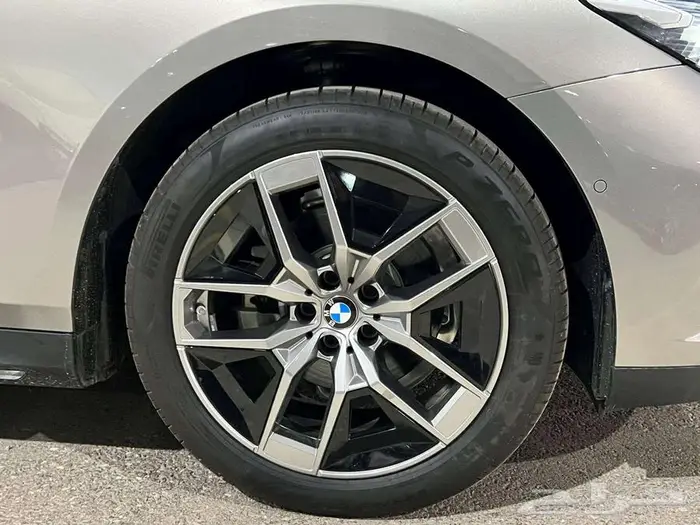 BMW 520i 2025 استلام فوري سعر مميز 13