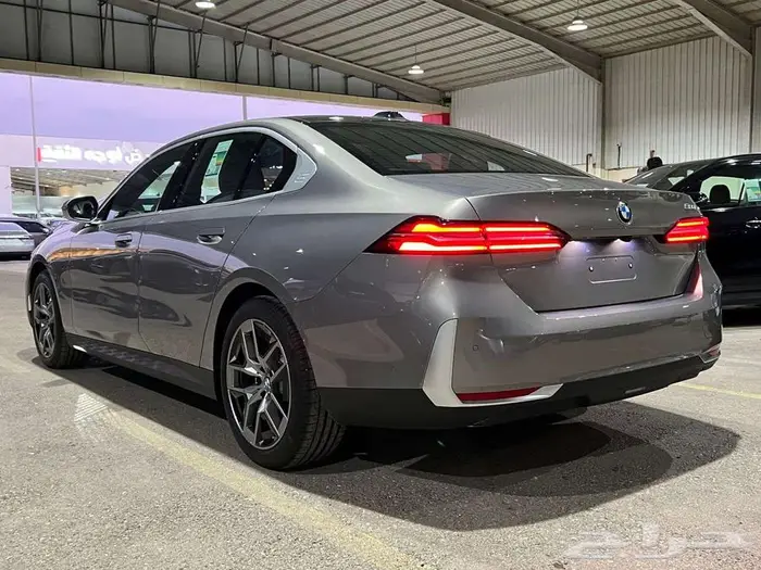 BMW 520i 2025 استلام فوري سعر مميز 37