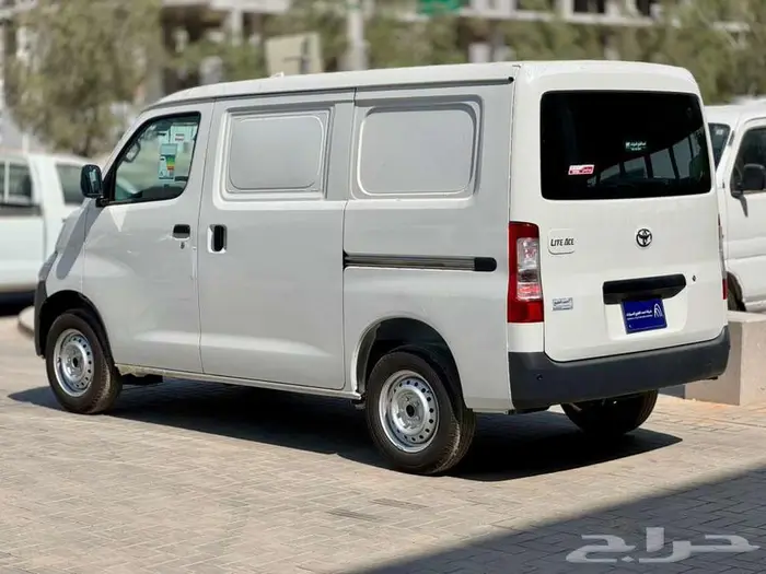 لايت اس 2025 باص بضاعه 1.5L بنزين 4