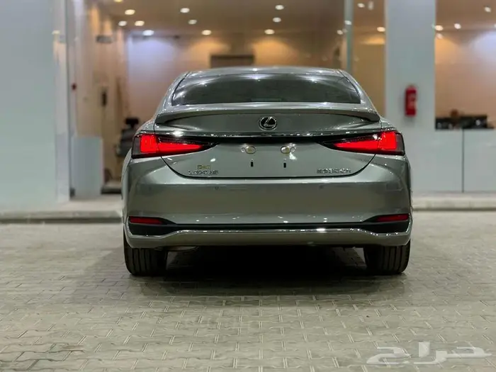 لكزس ES 300 HH موديل 2025 - فل خليجي - عرض نهايه العام 26